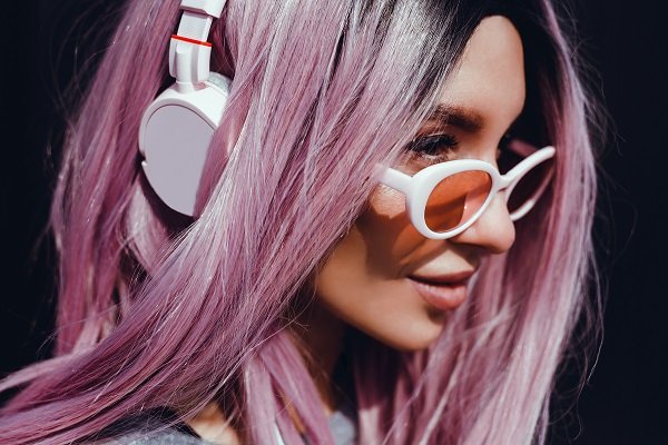 Яркое двойное окрашивание волос